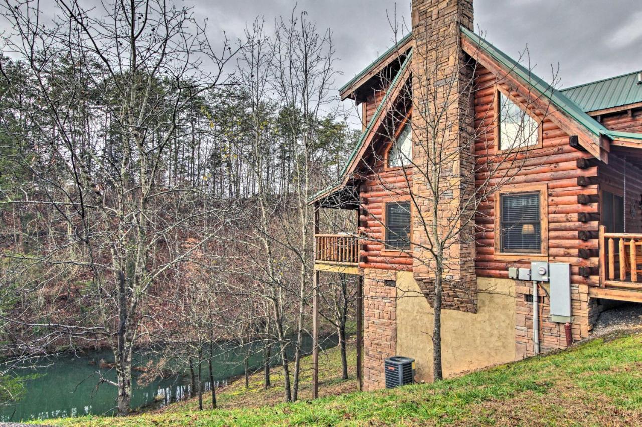Romantic Cabin With Hot Tub In Pigeon Forge! Exterior foto